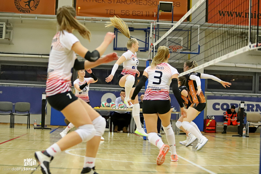 Budowlani Toruń 0 : 3 UNI Opole