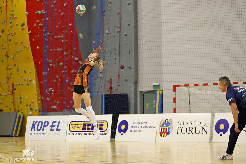 Budowlani Toruń 0 : 3 UNI Opole