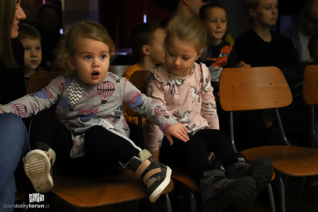 Przedstawienie ,,Przygody kotka Mruczka''