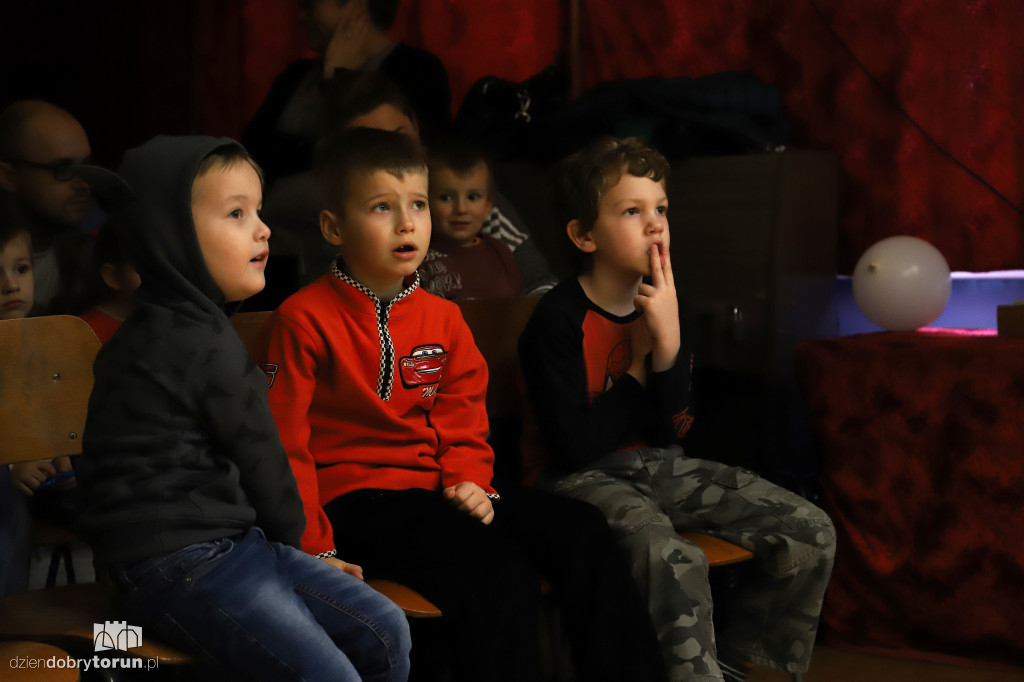Przedstawienie ,,Przygody kotka Mruczka''