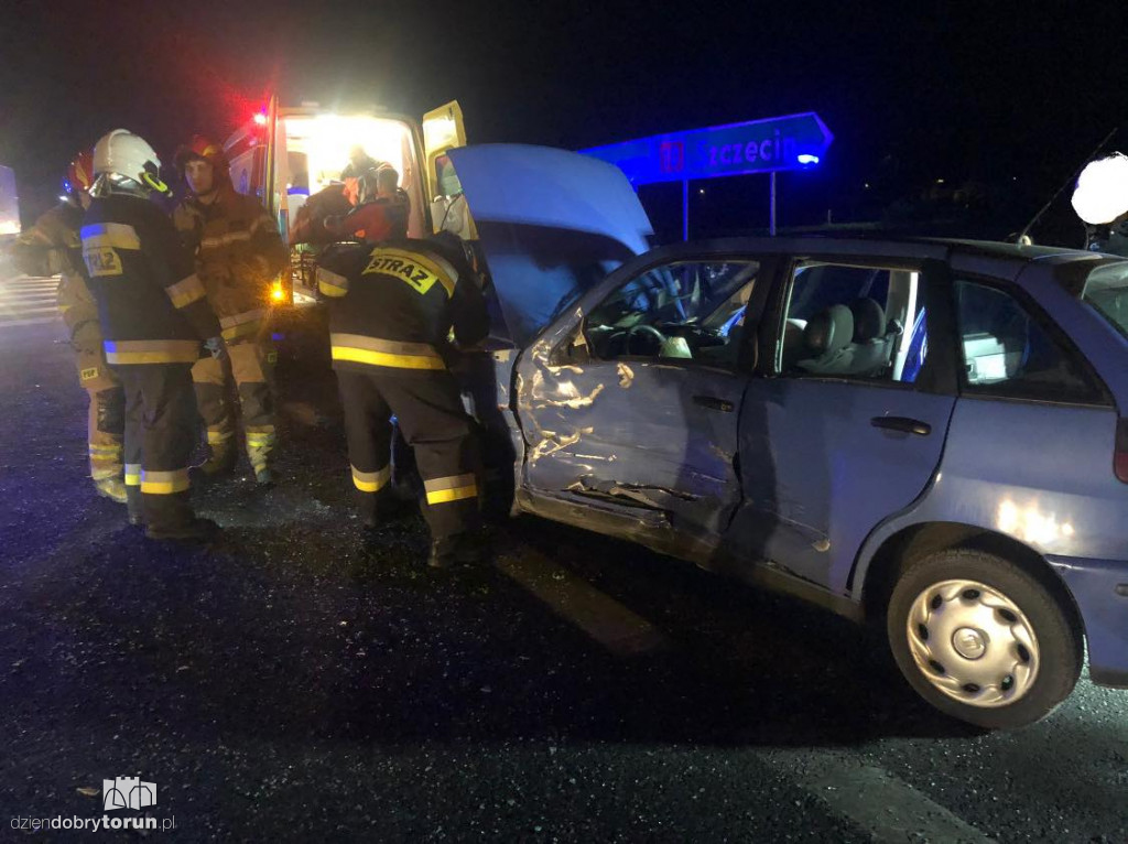 Wypadek na skrzyżowaniu drogi krajowej z wojewódzką