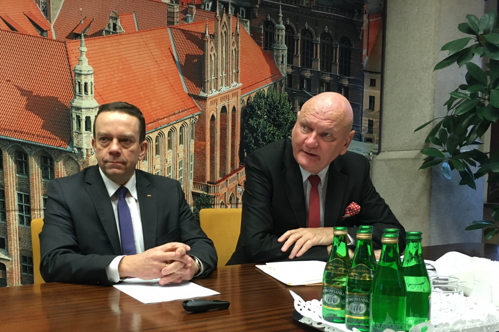 Konferencja o zakupie nowych tramwajów przez MZK