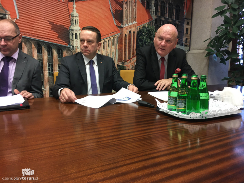 Konferencja o zakupie nowych tramwajów przez MZK
