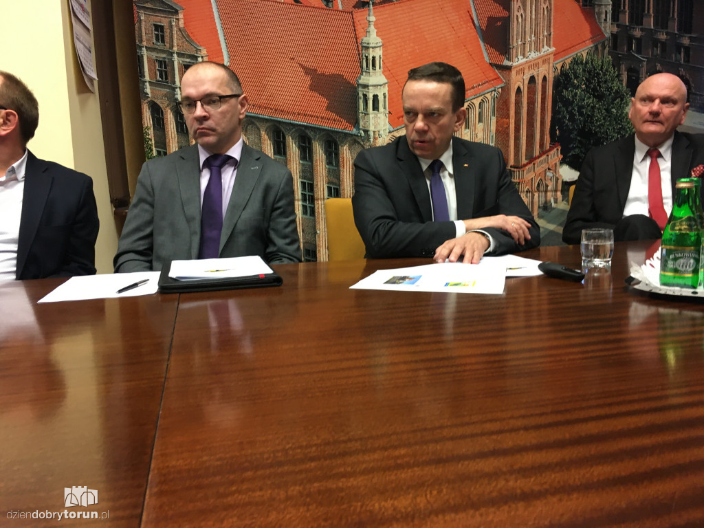 Konferencja o zakupie nowych tramwajów przez MZK