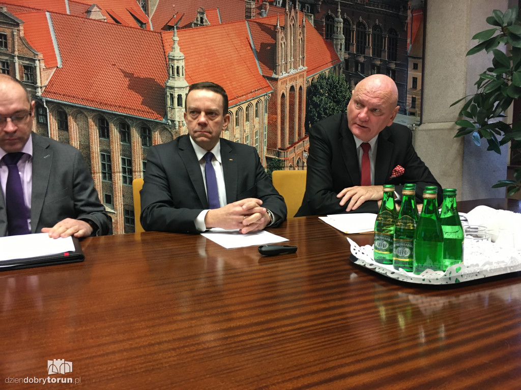 Konferencja o zakupie nowych tramwajów przez MZK