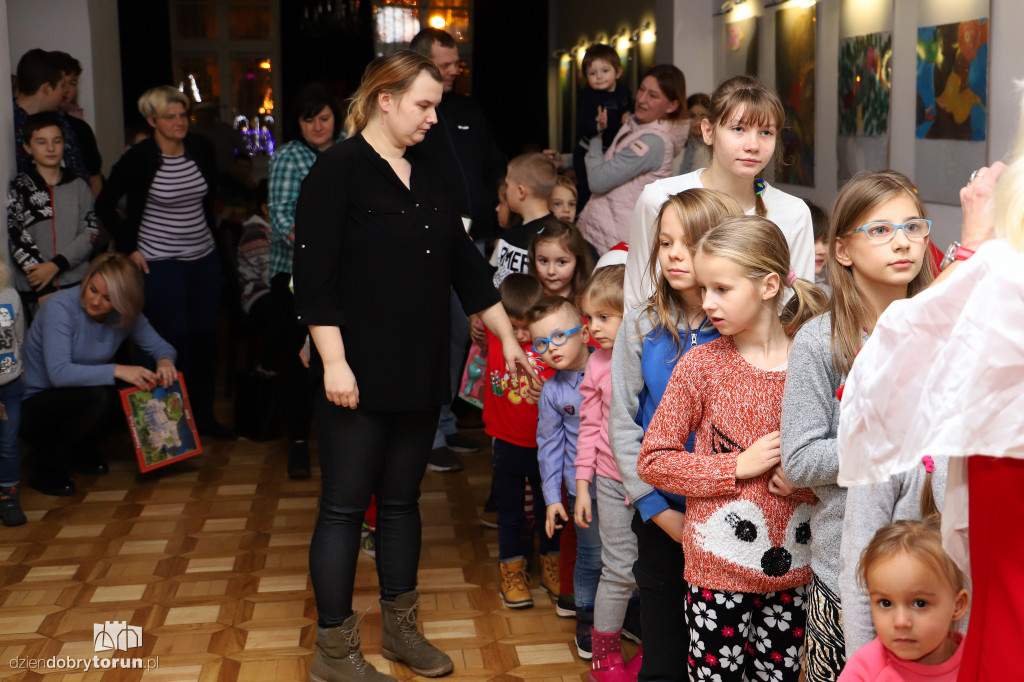 Wigilia dla dzieci w Domu Harcerza