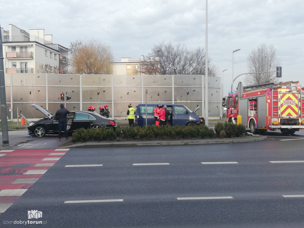 Groźna kolizja na trasie średnicowej z Legionów