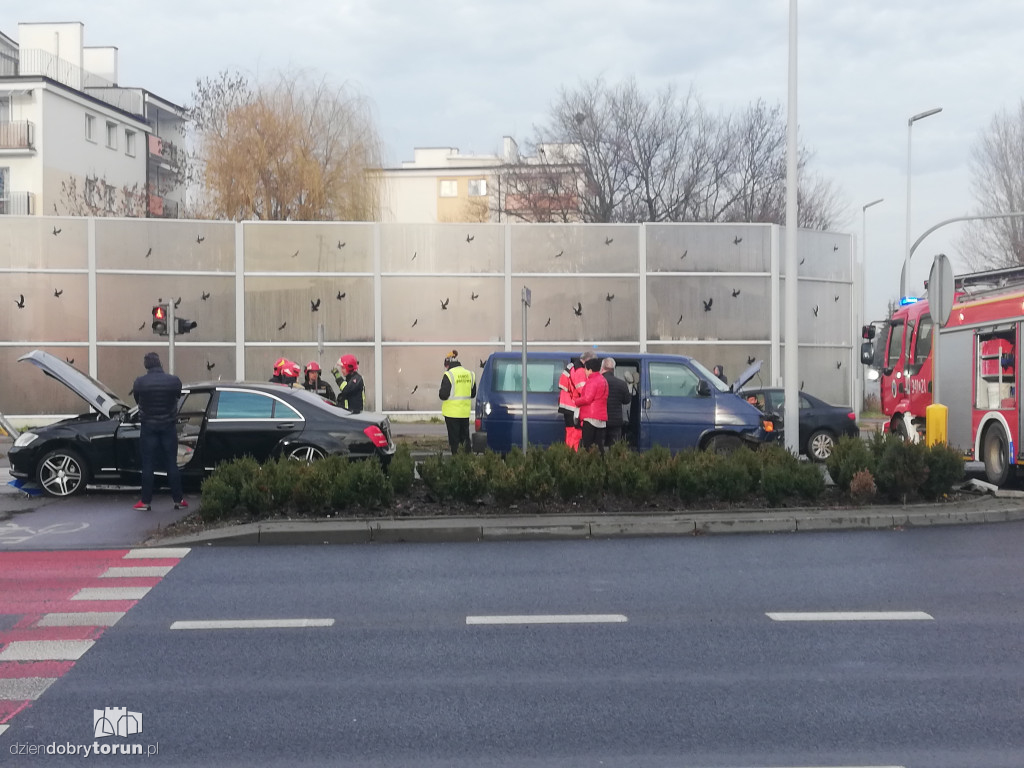 Groźna kolizja na trasie średnicowej z Legionów