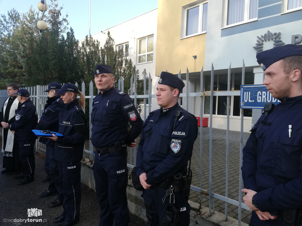 Toruńska policja z dwoma nowymi radiowozami