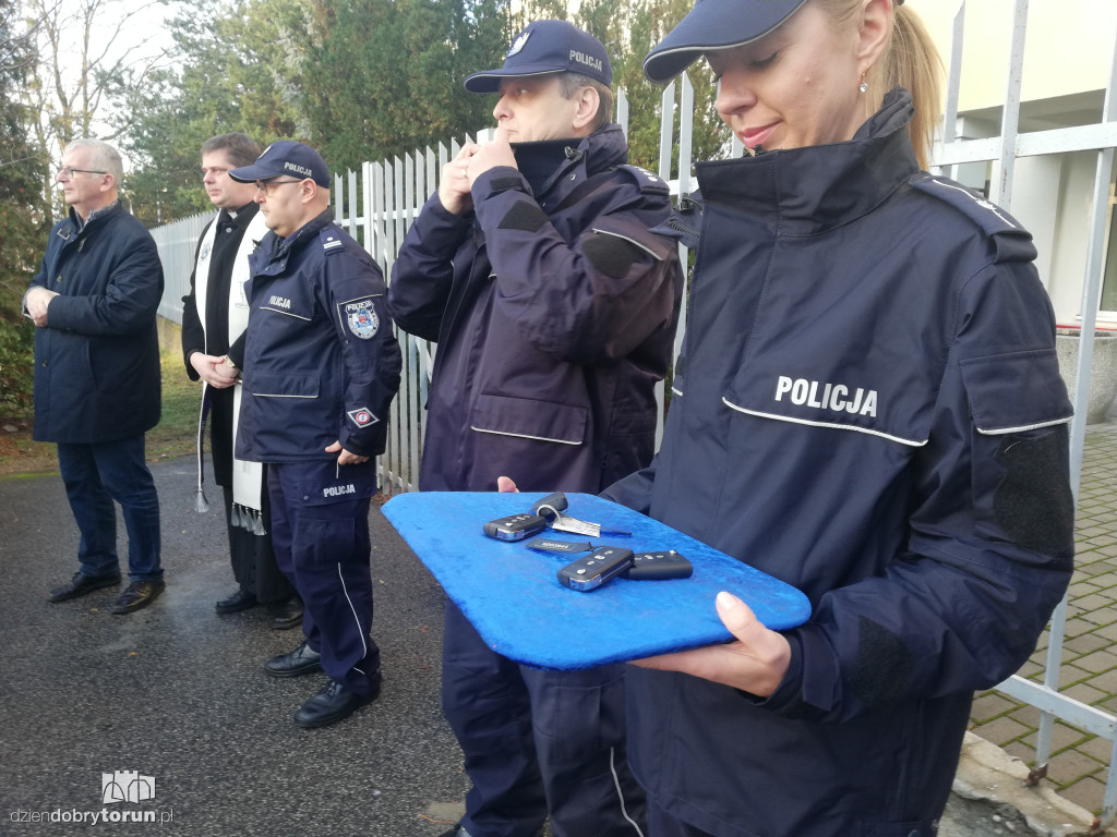 Toruńska policja z dwoma nowymi radiowozami