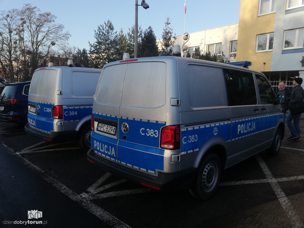 Toruńska policja z dwoma nowymi radiowozami