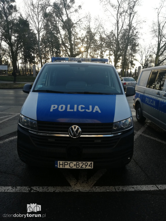 Toruńska policja z dwoma nowymi radiowozami