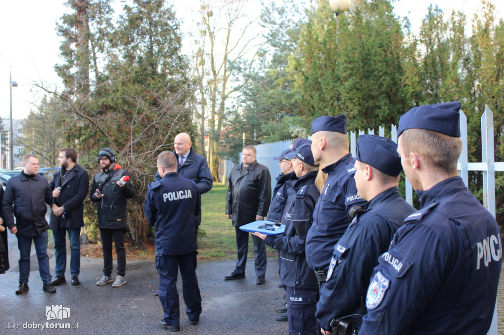 Policja z nowymi radiowozami cz. 2