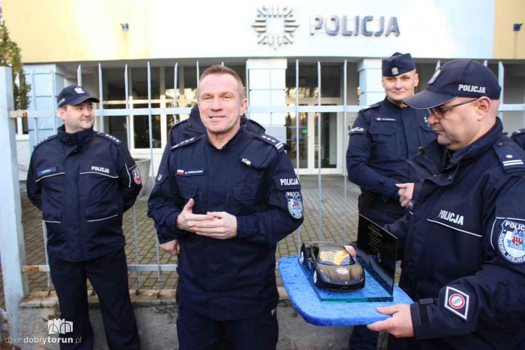Policja z nowymi radiowozami cz. 2