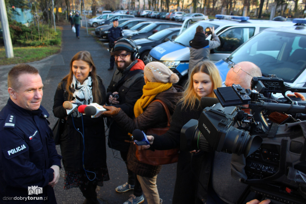 Policja z nowymi radiowozami cz. 2