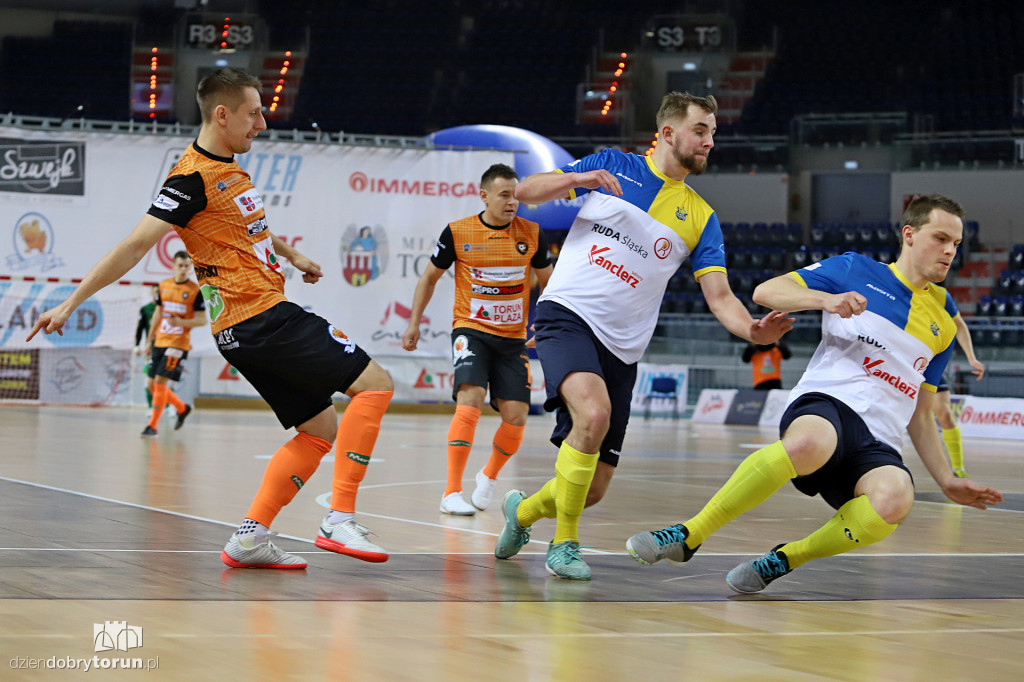 FC KJ Toruń 6:3 Gwiazda Ruda Śląska