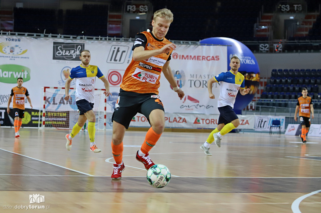 FC KJ Toruń 6:3 Gwiazda Ruda Śląska