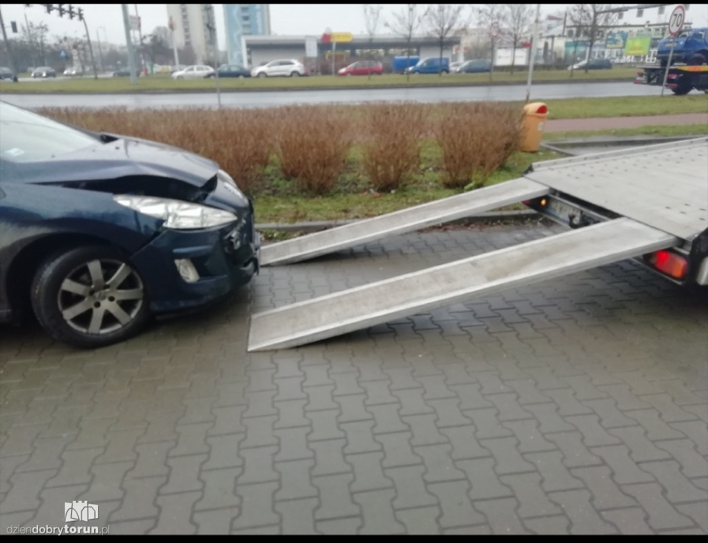 Groźna kolizja z udziałem karetki na Skarpie  cz. 2