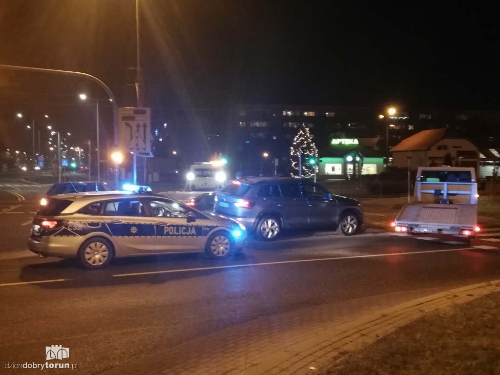 Kolizja na rondzie Honorowych Dawców Krwi