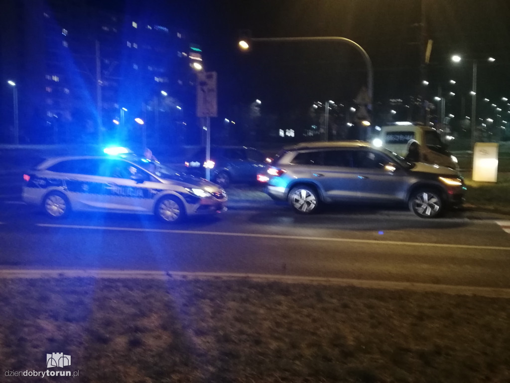 Kolizja na rondzie Honorowych Dawców Krwi