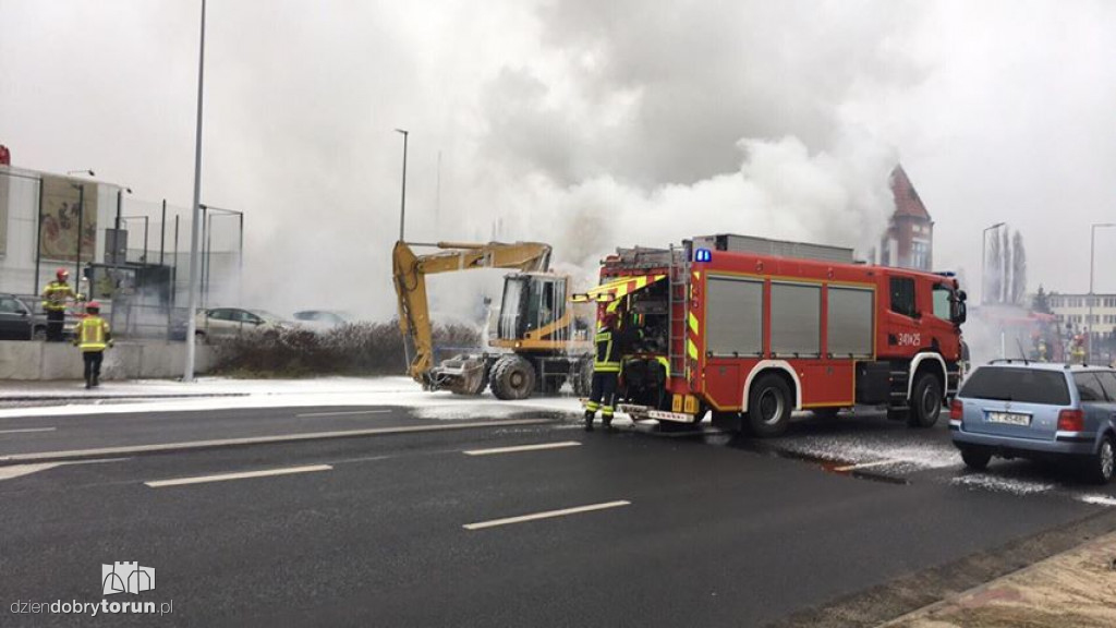 Płonąca koparka przy ul. Żółkiewskiego cz. 2