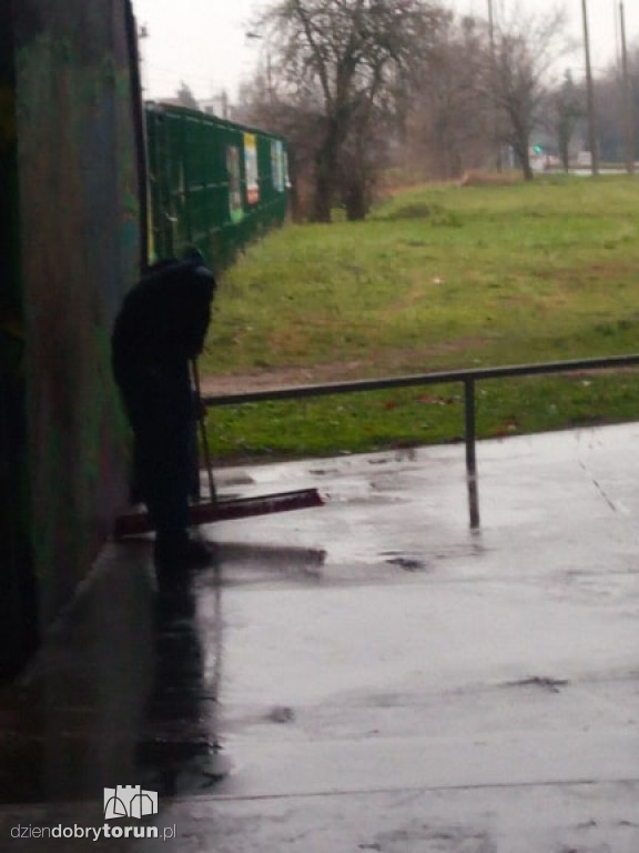 Fani deskorolki narzekają na skatepark