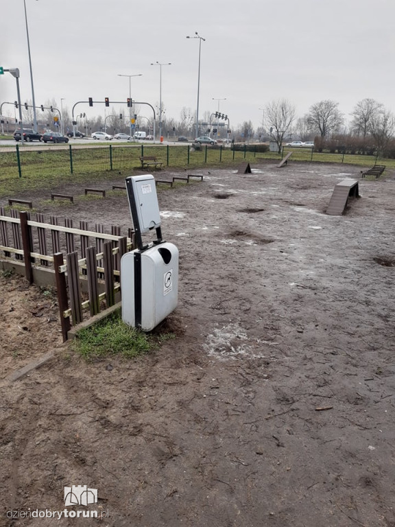 Ohydny widok na toruńskiej Skarpie!