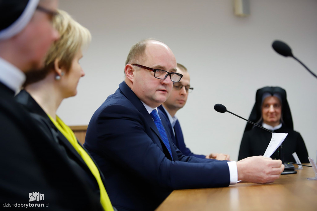 Konferencja przed X Balem Dobroczynnym