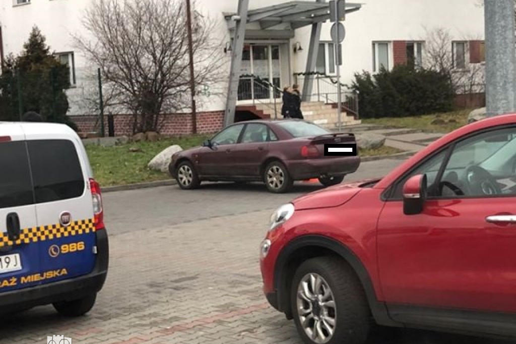 Kolejny mistrz parkowania przed Copernicusem?