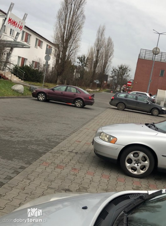 Kolejny mistrz parkowania przed Copernicusem?