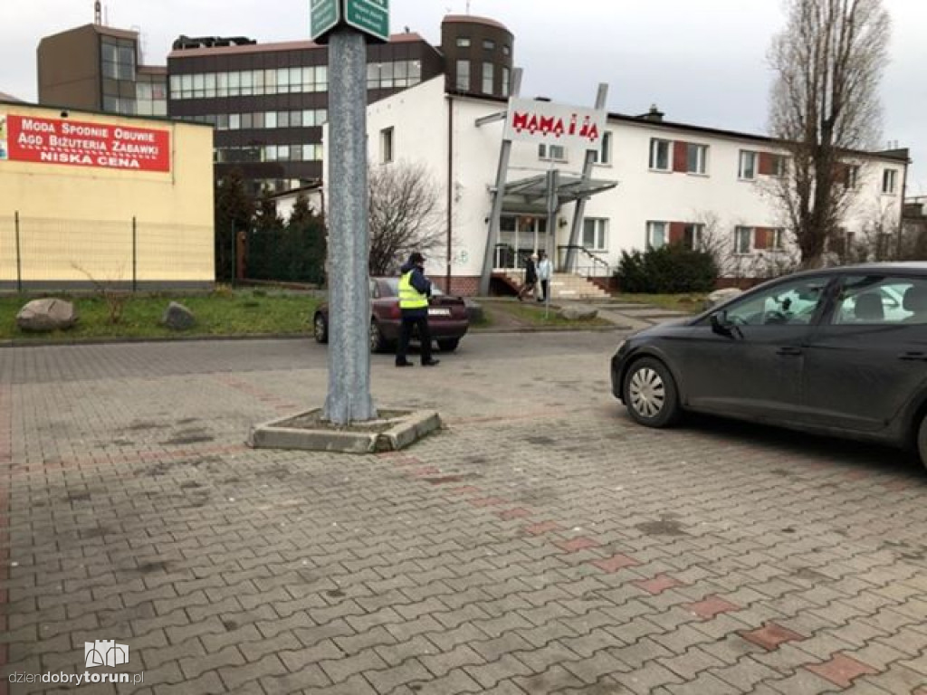 Kolejny mistrz parkowania przed Copernicusem?