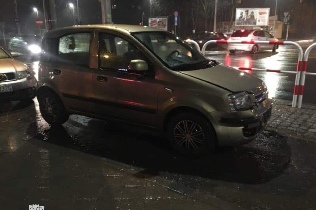 Kolizja z udziałem taksówki przy Żwirki i Wigury