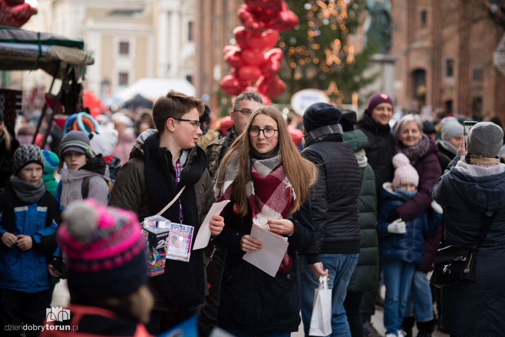 Torunianie hojnie kwestują dla WOŚP