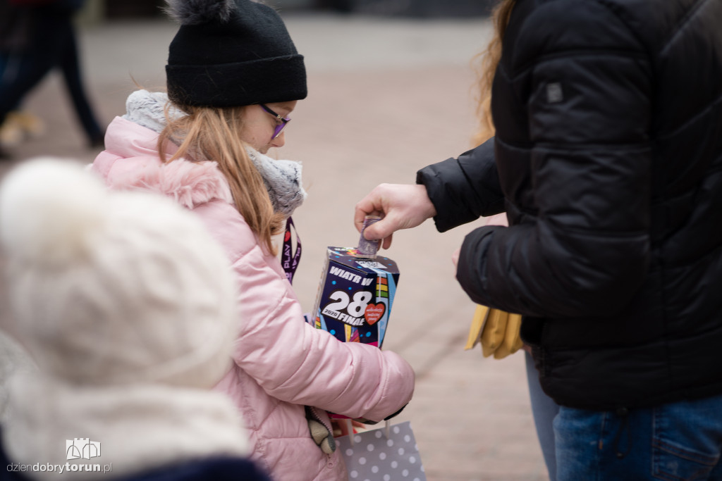 Torunianie hojnie kwestują dla WOŚP