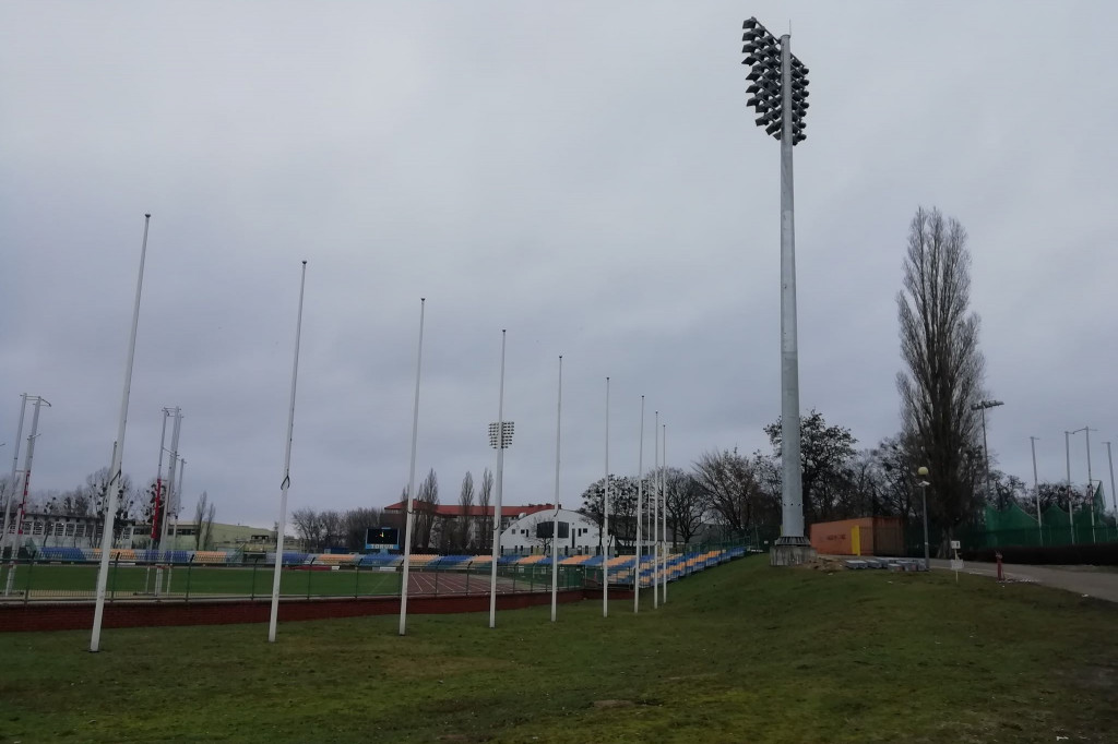 Jest oświetlenie na stadionie miejskim w Toruniu!