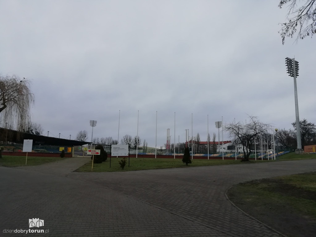 Jest oświetlenie na stadionie miejskim w Toruniu!