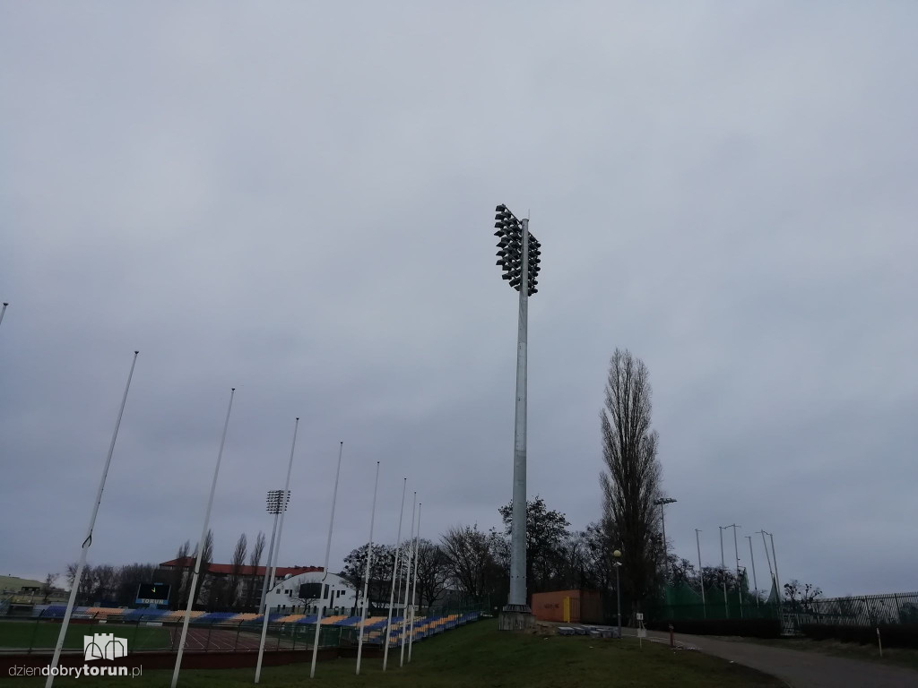 Jest oświetlenie na stadionie miejskim w Toruniu!