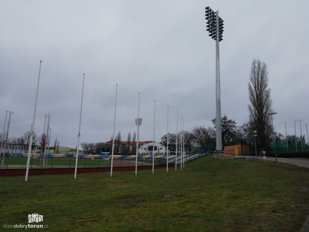 Jest oświetlenie na stadionie miejskim w Toruniu!