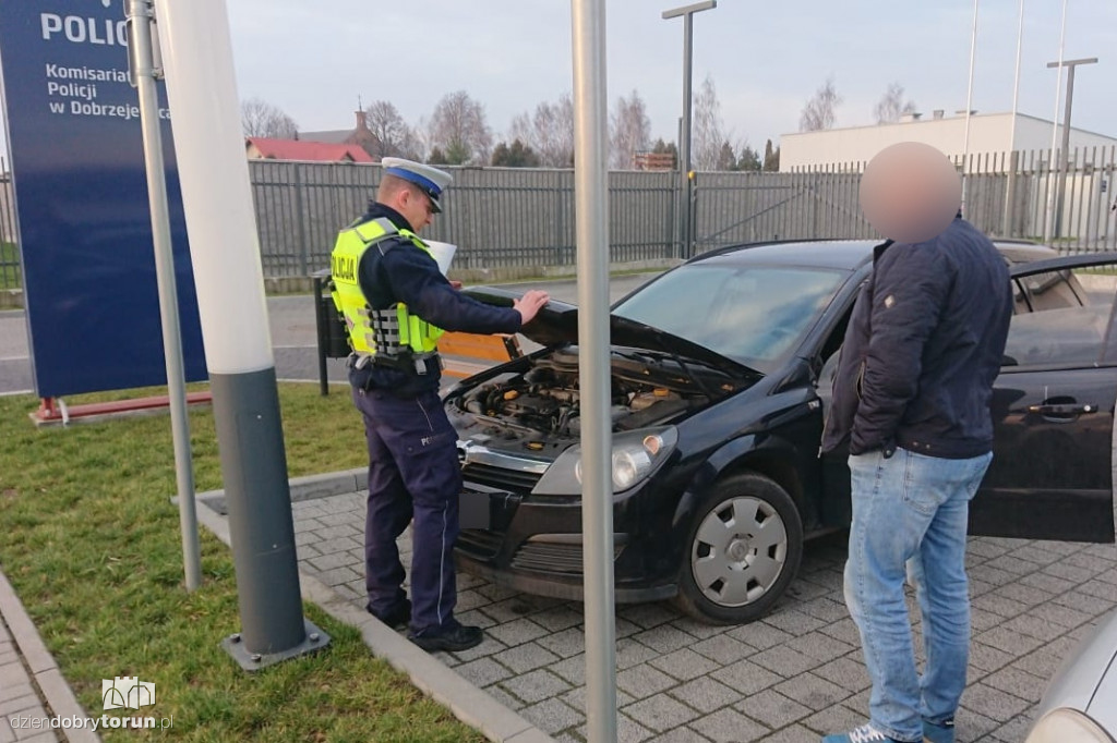 Miał przyciemnione szyby. Został zatrzymany