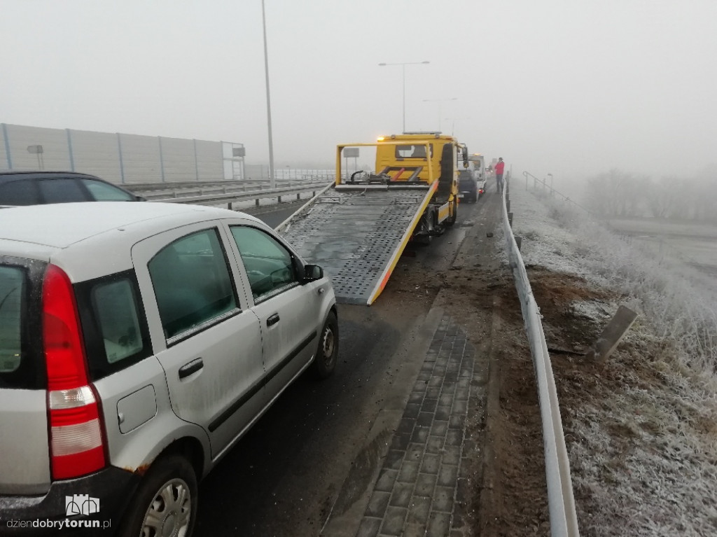 Dwie kolizje drogowe na moście