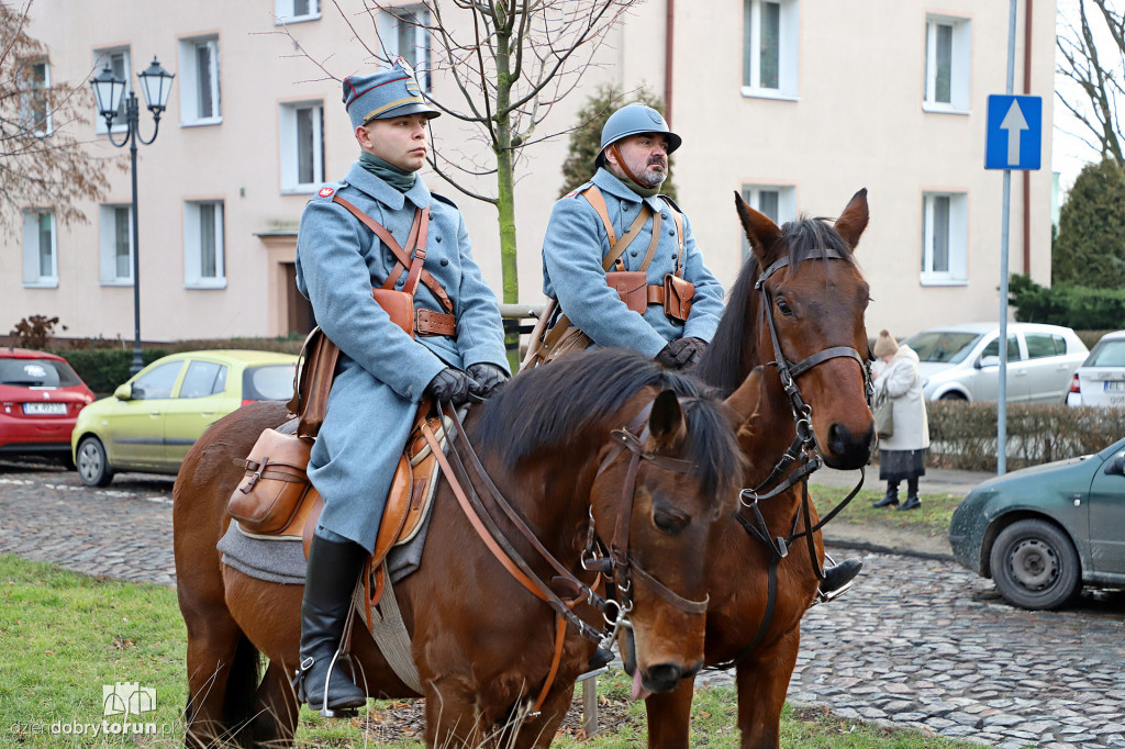 Złożenie kwiatów pod pomnikiem gen. Józefa Hallera