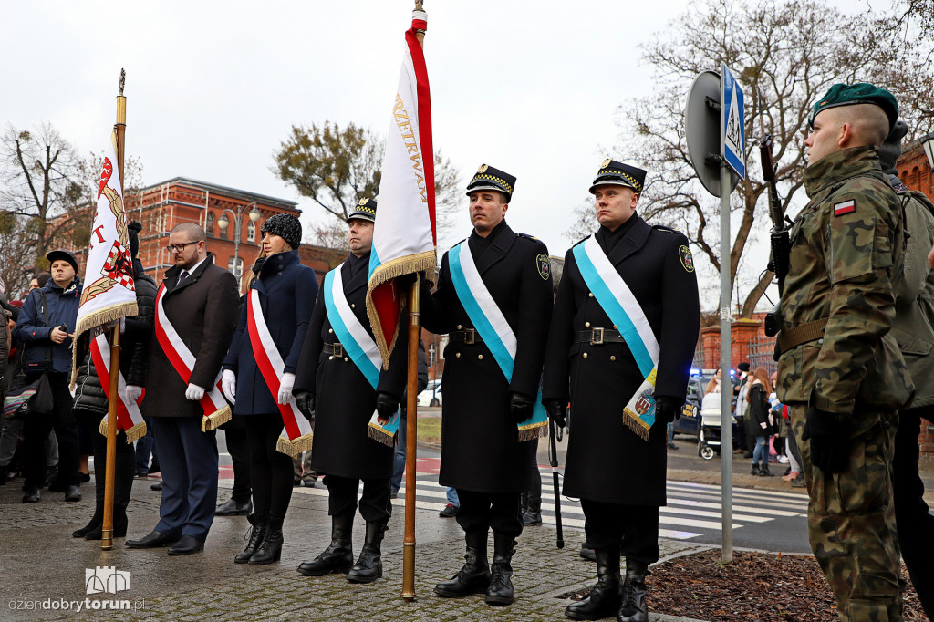 Złożenie kwiatów pod pomnikiem gen. Józefa Hallera
