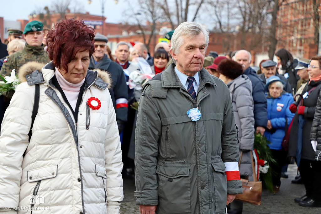 Złożenie kwiatów pod pomnikiem gen. Józefa Hallera