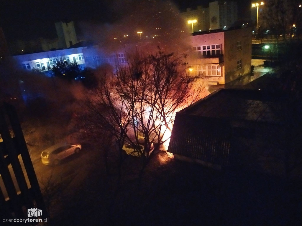 Fatalny pożar aut Na Skarpie!