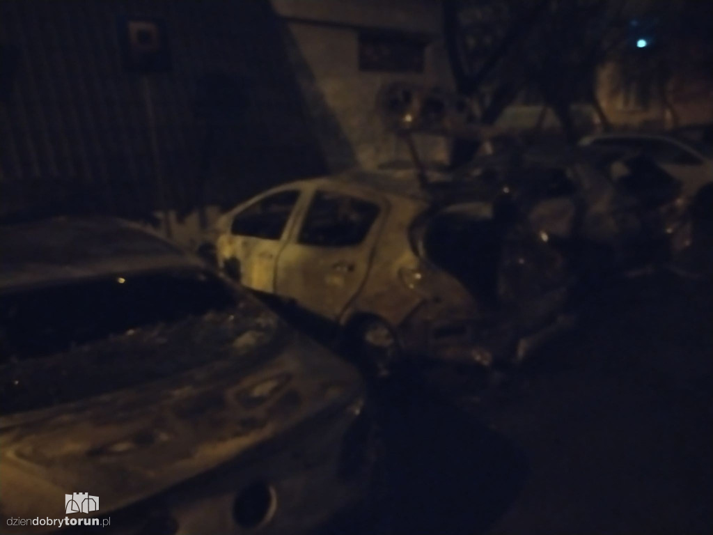 Fatalny pożar aut Na Skarpie!