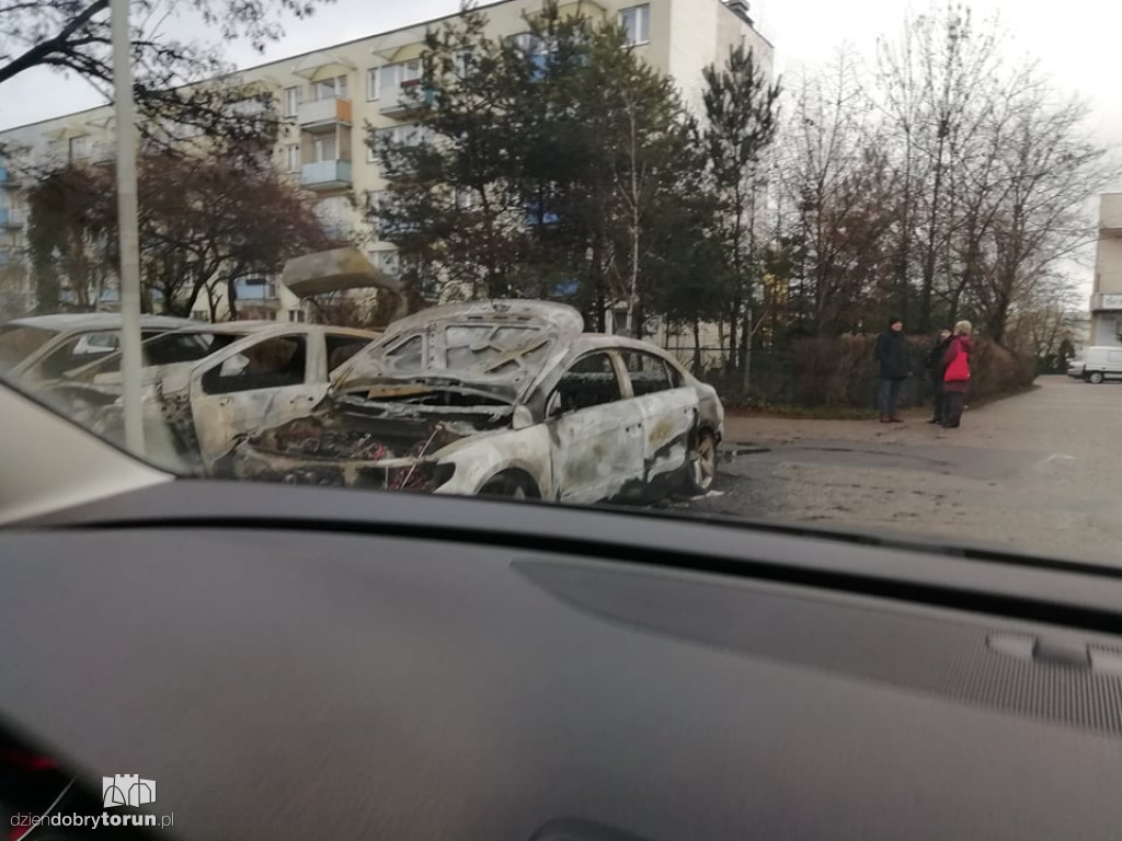 Fatalny pożar aut Na Skarpie!
