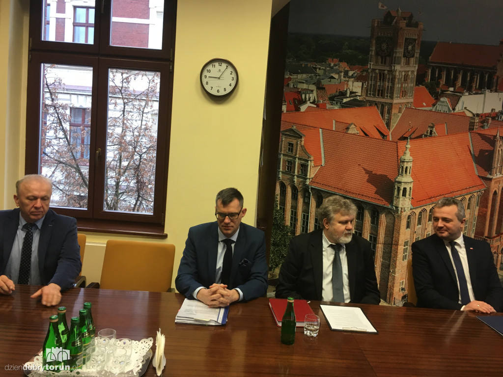 Toruń: konferencja dotycząca przebudowy mostu