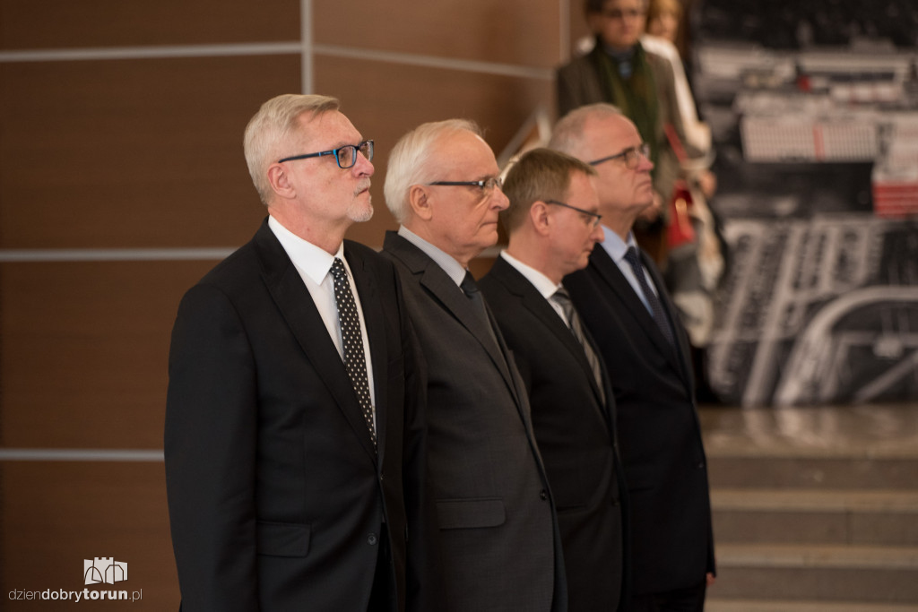 Pożegnanie prof. Kazimierza Wajdy w Auli UMK