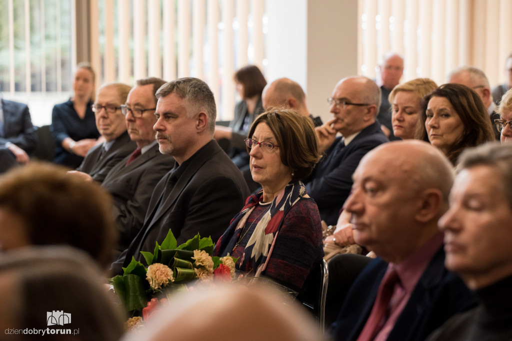 Pożegnanie prof. Kazimierza Wajdy w Auli UMK