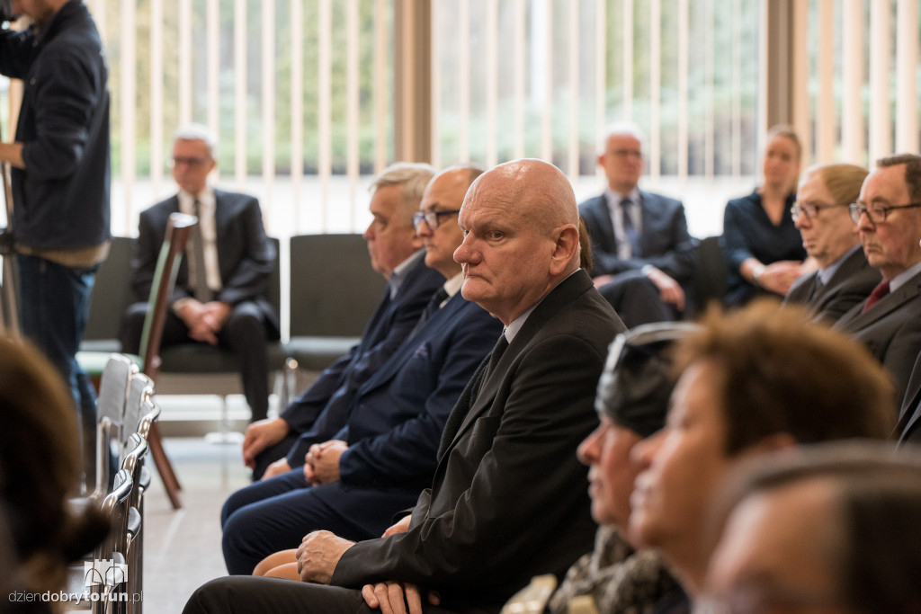 Pożegnanie prof. Kazimierza Wajdy w Auli UMK